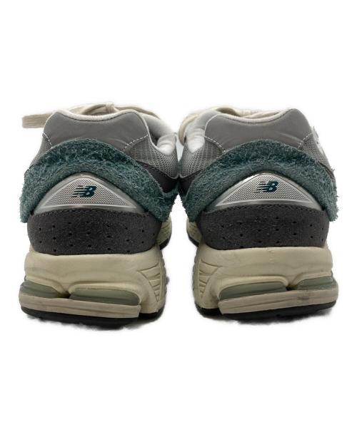 NEW BALANCE（ニューバランス）NEW BALANCE (ニューバランス) M2002REM GREEN グレー×グリーン サイズ:26.5の古着・服飾アイテム