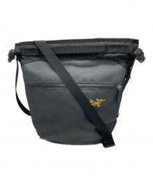 ARC'TERYX（アークテリクス）の古着「ARRO 8ショルダーバッグ」｜ブラック