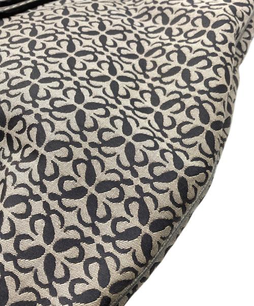 LOEWE（ロエベ）LOEWE (ロエベ) ホーボーバッグ グレーの古着・服飾アイテム