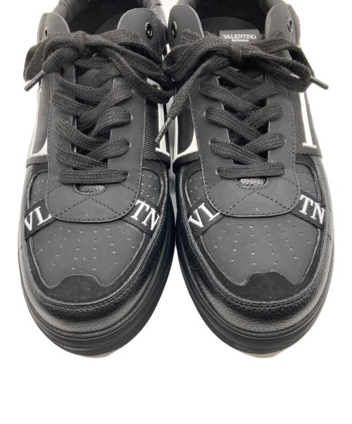 VALENTINO GARAVANI（ヴァレンティノ・ガラヴァーニ）VALENTINO GARAVANI (ヴァレンティノ・ガラヴァーニ) ローカットスニーカー ブラック サイズ:46の古着・服飾アイテム