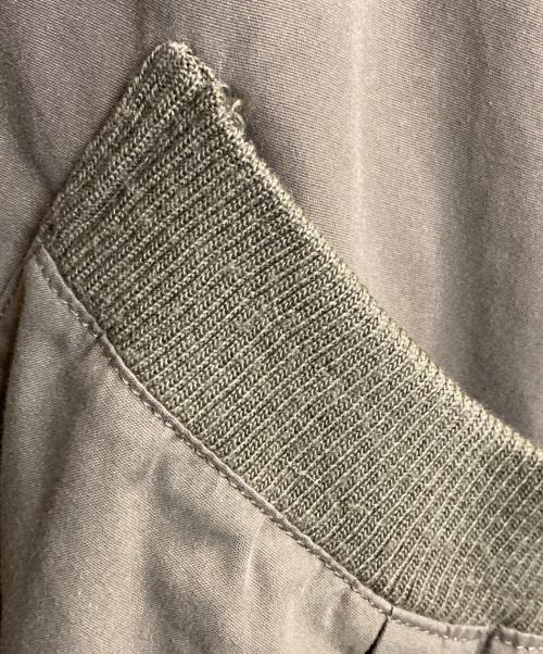 ISSEY MIYAKE（イッセイミヤケ）ISSEY MIYAKE (イッセイミヤケ) コート ベージュ サイズ:Ｍ－Ｌの古着・服飾アイテム