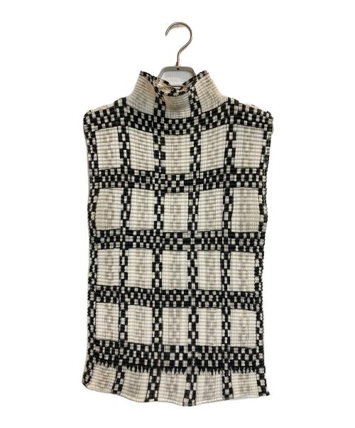 ISSEY MIYAKE（イッセイミヤケ）ISSEY MIYAKE (イッセイミヤケ) ノースリーブプリーツブラウス ホワイト サイズ:Mの古着・服飾アイテム