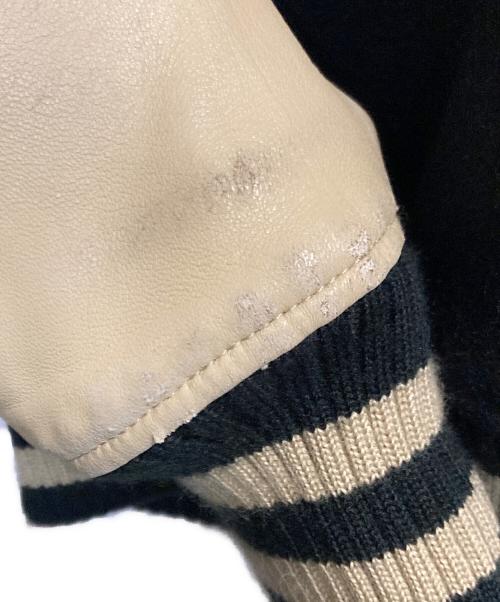 DUFFER（ダファー）DUFFER (ダファー) レザースリーブスタジャン アイボリー×ネイビー サイズ:Ｌの古着・服飾アイテム