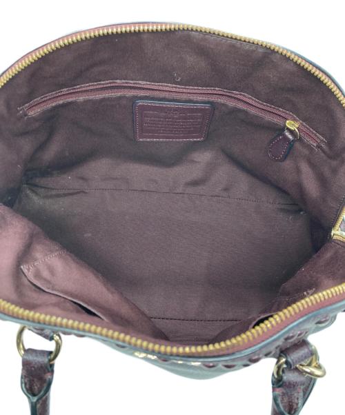 COACH（コーチ）COACH (コーチ) スタッズ2WAYバッグ ボルドーの古着・服飾アイテム