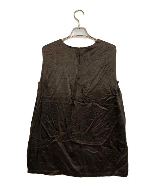 Curensology（カレンソロジー）Curensology (カレンソロジー) サテンノースリーブブラウス ブラウン サイズ:Fの古着・服飾アイテム