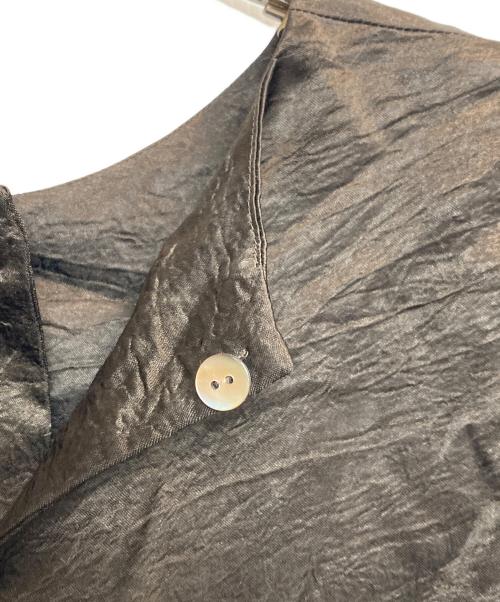 Curensology（カレンソロジー）Curensology (カレンソロジー) サテンノースリーブブラウス ブラウン サイズ:Fの古着・服飾アイテム