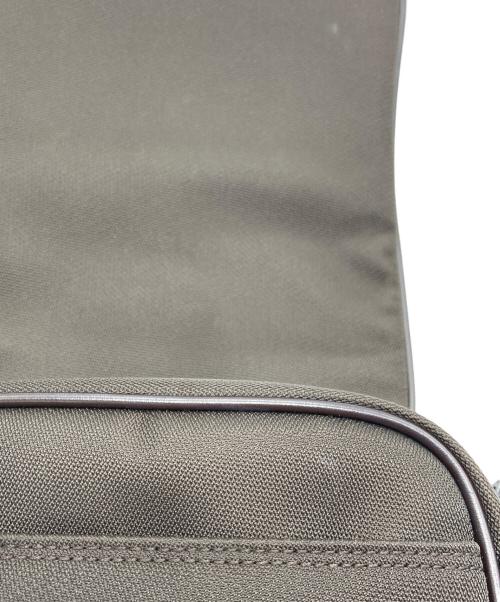 ISSEY MIYAKE（イッセイミヤケ）ISSEY MIYAKE (イッセイミヤケ) ショルダーバッグ ブラウンの古着・服飾アイテム