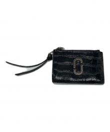 MARC JACOBS（マークジェイコブズ）の古着「クロコエンボストップジップマルチウォレット」｜ブラック