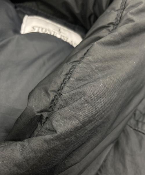 STONE ISLAND（ストーンアイランド）STONE ISLAND (ストーンアイランド) GARMENT DYED CRINKLE REPS RECYCLED NYLON DOWN/ナイロンダウンベスト ブラック サイズ:Lの古着・服飾アイテム