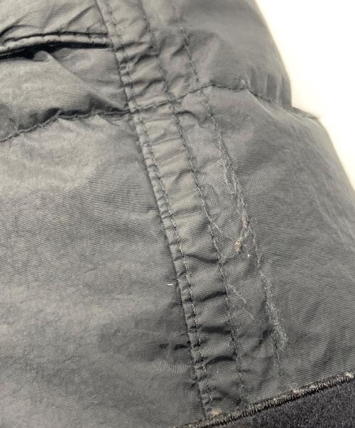 STONE ISLAND（ストーンアイランド）STONE ISLAND (ストーンアイランド) GARMENT DYED CRINKLE REPS RECYCLED NYLON DOWN/ナイロンダウンベスト ブラック サイズ:Lの古着・服飾アイテム