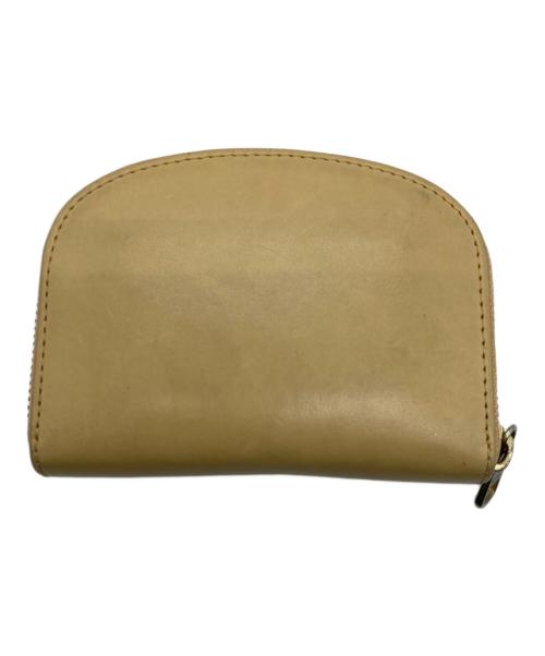 A.P.C.（アーペーセー）A.P.C. (アーペーセー) ハーフムーンコンパクトウォレット アイボリーの古着・服飾アイテム