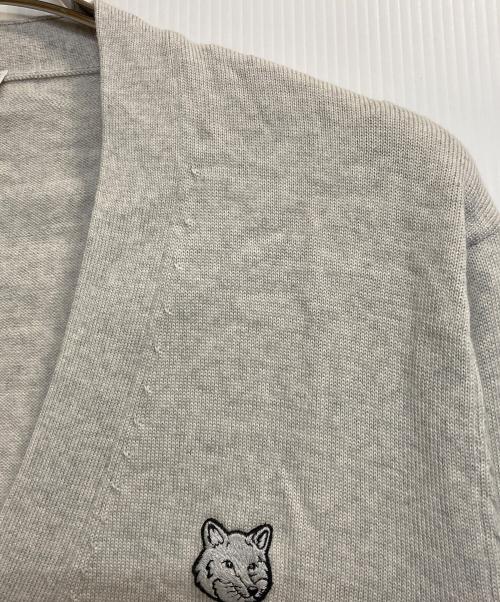 maison kitsune（メゾンキツネ）MAISON KITSUNE (メゾンキツネ) BOLD FOX HEAD PATCH REGULAR CARDIGAN グレー サイズ:Lの古着・服飾アイテム
