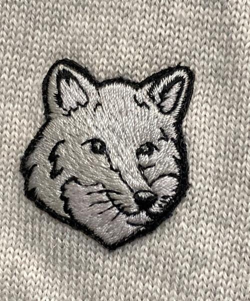 maison kitsune（メゾンキツネ）MAISON KITSUNE (メゾンキツネ) BOLD FOX HEAD PATCH REGULAR CARDIGAN グレー サイズ:Lの古着・服飾アイテム
