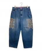 BlackEyePatchブラックアイパッチ）の古着「METAL LOGO EXTRA BAGGY JEANS / ロゴ刺繍バギーデニムパンツ」｜インディゴ