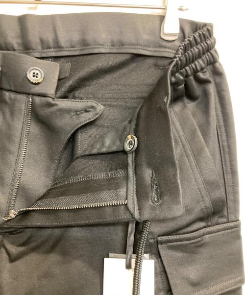 1PIU1UGUALE3 RELAX（ウノピゥウノウグァーレトレ リラックス）1PIU1UGUALE3 RELAX (ウノピゥウノウグァーレトレ リラックス) スリムカーゴパンツ ブラック サイズ:Ｌの古着・服飾アイテム