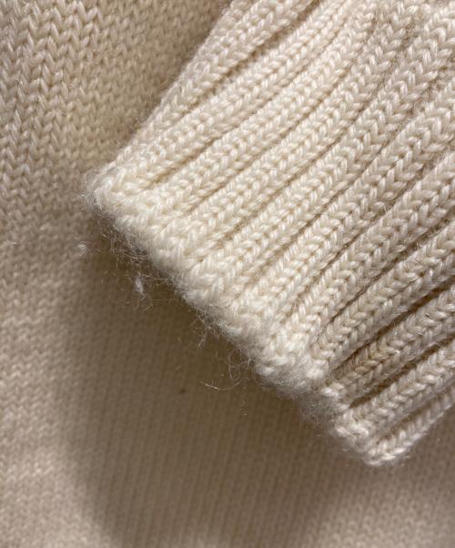 GUERNSEY WOOLLENS（ガンジーウーレンズ）GUERNSEY WOOLLENS (ガンジーウーレンズ) ニット アイボリー サイズ:48の古着・服飾アイテム