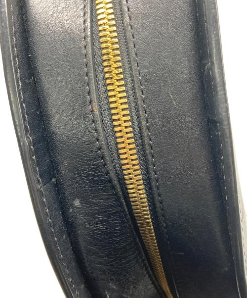 A.P.C.（アーペーセー）A.P.C. (アーペーセー) ハーフムーンショルダーバッグ ブラックの古着・服飾アイテム