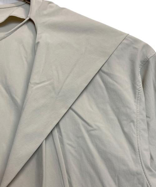 ETRE TOKYO（エトレトウキョウ）ETRE TOKYO (エトレトウキョウ) カーフネックフードカバーアップ グレー サイズ:Fの古着・服飾アイテム