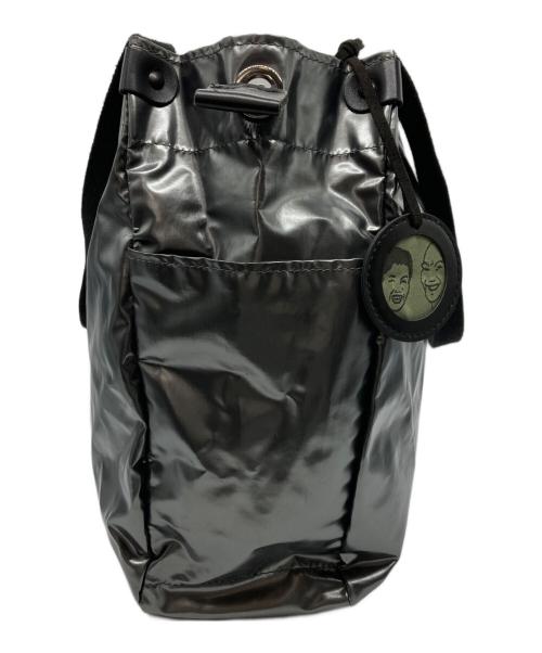 jack gomme（ジャックゴム）jack gomme (ジャックゴム) メタリックショルダーバッグ シルバーの古着・服飾アイテム