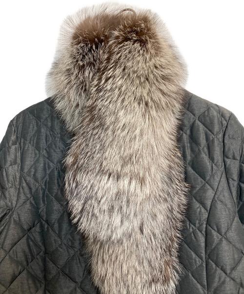 DAMA collection（ダーマコレクション）DAMA collection (ダーマコレクション) sagaファ-付きダウンキルティングコート グレー サイズ:15ARの古着・服飾アイテム