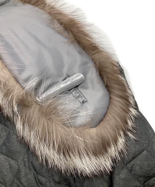 DAMA collection（ダーマコレクション）DAMA collection (ダーマコレクション) sagaファ-付きダウンキルティングコート グレー サイズ:15ARの古着・服飾アイテム