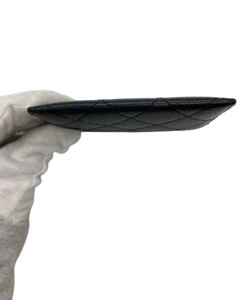 CHANEL（シャネル）CHANEL (シャネル) キャビアスキンマトラッセカードケース ブラックの古着・服飾アイテム