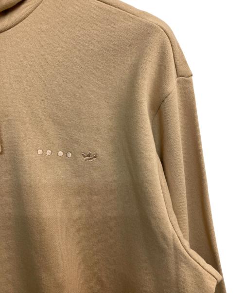 adidas（アディダス）adidas (アディダス) ロゴ刺繍パーカー ベージュ サイズ:3XLの古着・服飾アイテム
