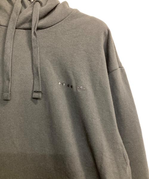 adidas（アディダス）adidas (アディダス) ロゴ刺繍パーカー ブラック サイズ:3ＸＬの古着・服飾アイテム