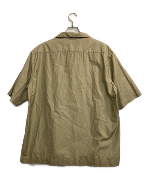 LACOSTE（ラコステ）LACOSTE (ラコステ) コットンバックサテンオープンネックシャツ カーキ サイズ:41の古着・服飾アイテム