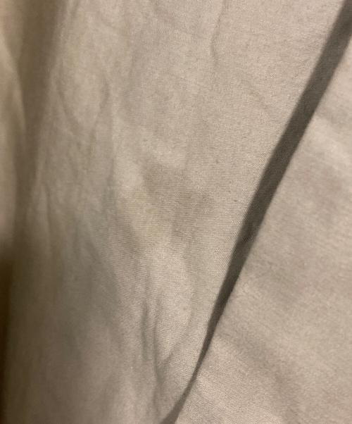 LACOSTE（ラコステ）LACOSTE (ラコステ) コットンバックサテンオープンネックシャツ カーキ サイズ:41の古着・服飾アイテム