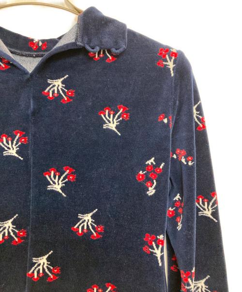 Mame Kurogouchi（マメクロゴウチ）Mame Kurogouchi (マメクロゴウチ) 小花柄ハイネックベロアカットソー ネイビー サイズ:2の古着・服飾アイテム