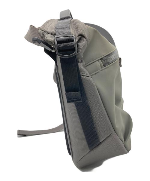 ARC'TERYX（アークテリクス）ARC'TERYX (アークテリクス) BEAMS別注ARRO 8 SHOULDERBAG / アローショルダーバッグの古着・服飾アイテム