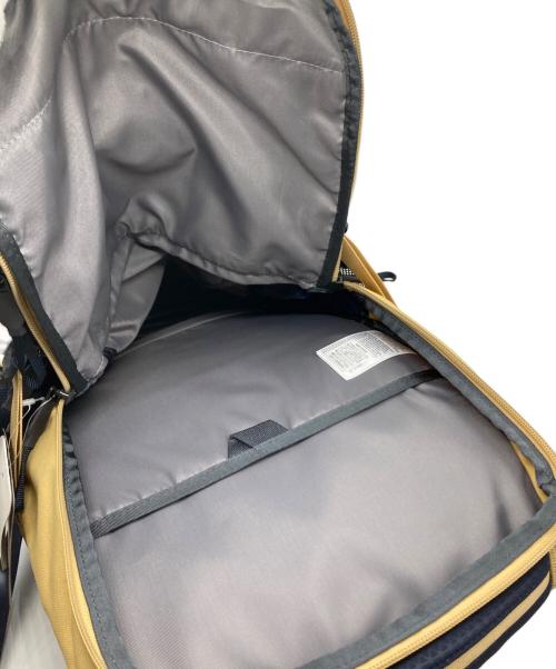 THE NORTH FACE（ザ ノース フェイス）THE NORTH FACE (ザ ノース フェイス) PIVOTER / ピボターリュック カーキの古着・服飾アイテム