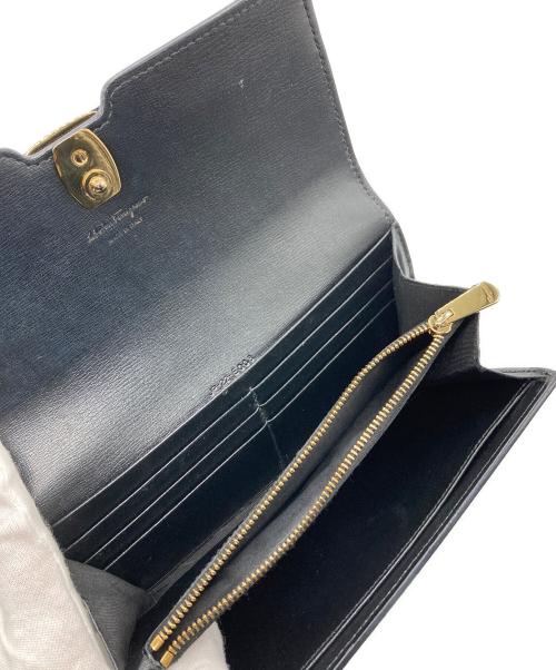 Salvatore Ferragamo（サルヴァトーレ フェラガモ）Salvatore Ferragamo (サルヴァトーレ フェラガモ) ヴァラリボンレザー長財布の古着・服飾アイテム