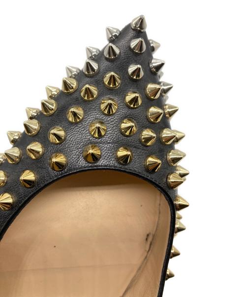 Christian Louboutin（クリスチャン・ルブタン）Christian Louboutin (クリスチャン・ルブタン) スタッズポインテッドトゥフラットパンプス ブラック サイズ:381/2の古着・服飾アイテム