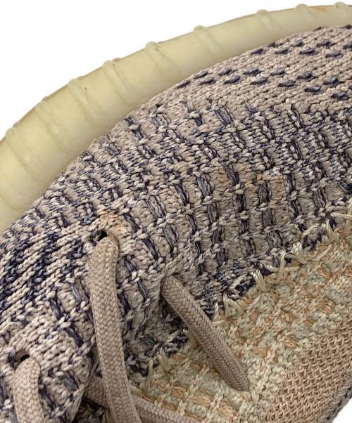 adidas（アディダス）adidas (アディダス) YEEZY BOOST 350 ベージュ×グレー サイズ:US6.5の古着・服飾アイテム