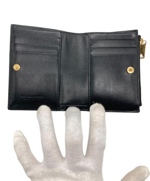 BOTTEGA VENETA（ボッテガベネタ）BOTTEGA VENETA (ボッテガベネタ) カセットコンパクトウォレット ブラックの古着・服飾アイテム