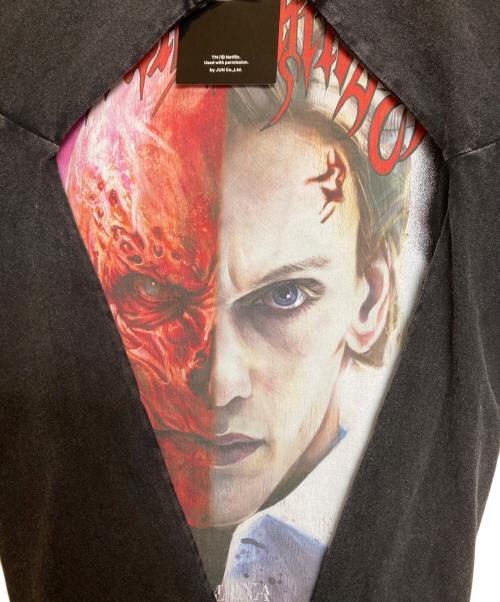 JUN（ジュン）JUN (ジュン) NETFLIX (ネットフリックス) ムービーTシャツ ブラック サイズ:Ｍの古着・服飾アイテム