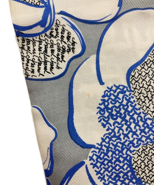 CHANEL（シャネル）CHANEL (シャネル) ロゴフラワープリントスカーフ グレーの古着・服飾アイテム