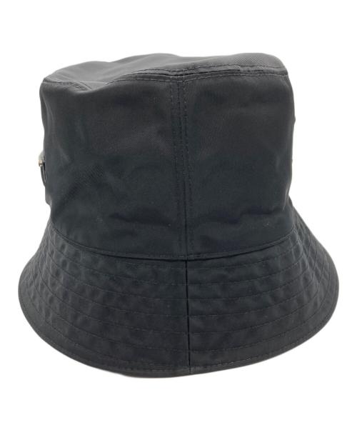 PRADA（プラダ）PRADA (プラダ) RE-NYLON トライアングルプレートバケットハット ブラック サイズ:XLの古着・服飾アイテム