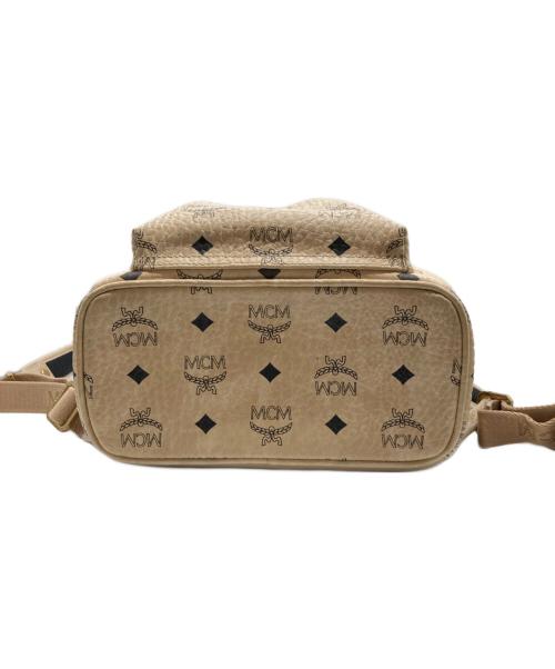 MCM（エムシーエム）MCM (エムシーエム) ヴィセトス スターク スタッズミニリュック ベージュの古着・服飾アイテム