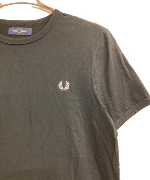FRED PERRY（フレッドペリー）FRED PERRY (フレッドペリー) ワンポイントロゴカットソー ブラック サイズ:Ｌの古着・服飾アイテム