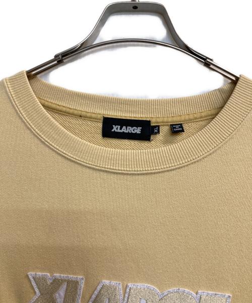 X-LARGE（エクストララージ）X-LARGE (エクストララージ) ロゴパッチクルー ベージュ サイズ:ＸＬの古着・服飾アイテム