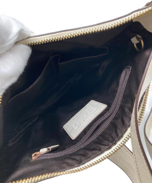 COACH（コーチ）COACH (コーチ) ショルダーバッグ ベージュ×アイボリーの古着・服飾アイテム