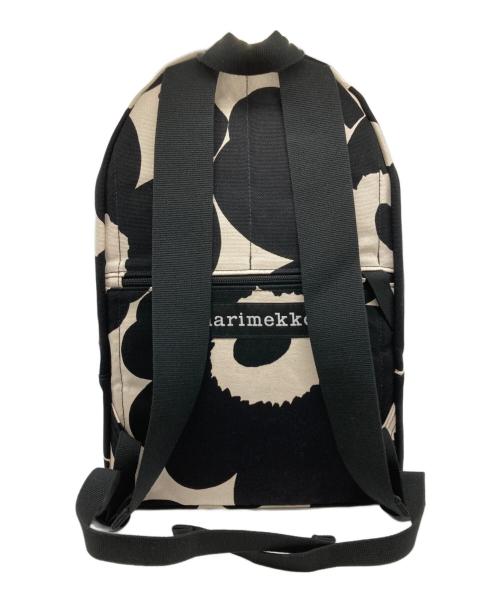 marimekko（マリメッコ）marimekko (マリメッコ) リュック ホワイト×ブラックの古着・服飾アイテム
