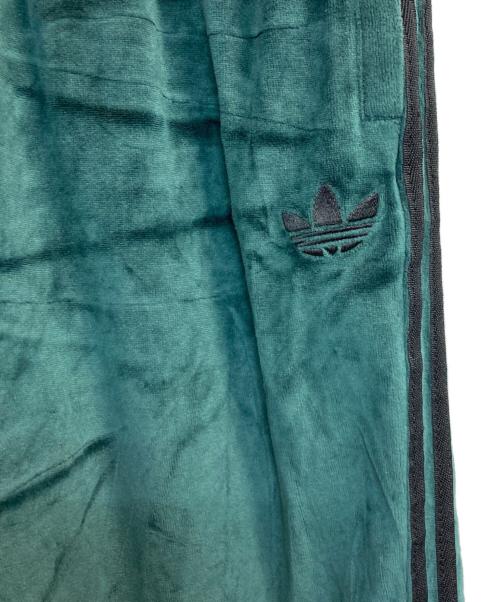 adidas（アディダス）adidas (アディダス) ベロアトラックパンツ グリーン サイズ:Mの古着・服飾アイテム