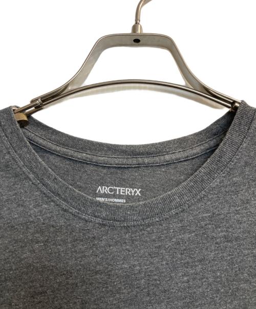 ARC'TERYX（アークテリクス）ARC'TERYX (アークテリクス) ロゴカットソー グレー サイズ:Ｓの古着・服飾アイテム