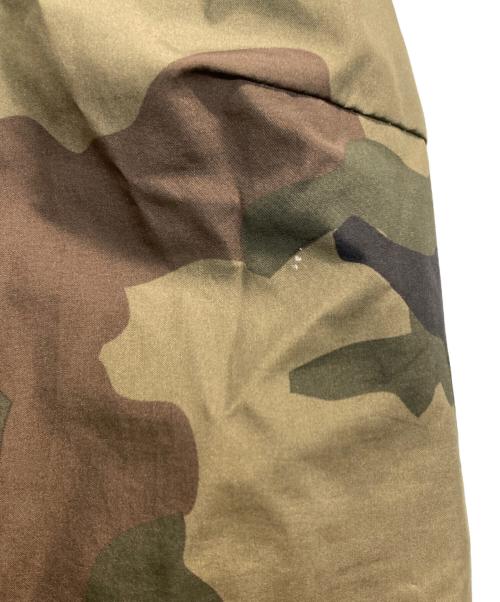 stussy（ステューシー）stussy (ステューシー) カモ柄ジップアップジャケット グリーン サイズ:Sの古着・服飾アイテム