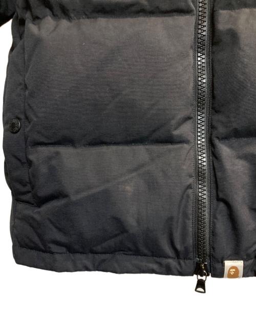 A BATHING APE（アベイシングエイプ）A BATHING APE (アベイシングエイプ) ロゴダウンジャケット ブラック サイズ:Sの古着・服飾アイテム