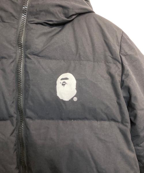 A BATHING APE（アベイシングエイプ）A BATHING APE (アベイシングエイプ) ロゴダウンジャケット ブラック サイズ:Sの古着・服飾アイテム